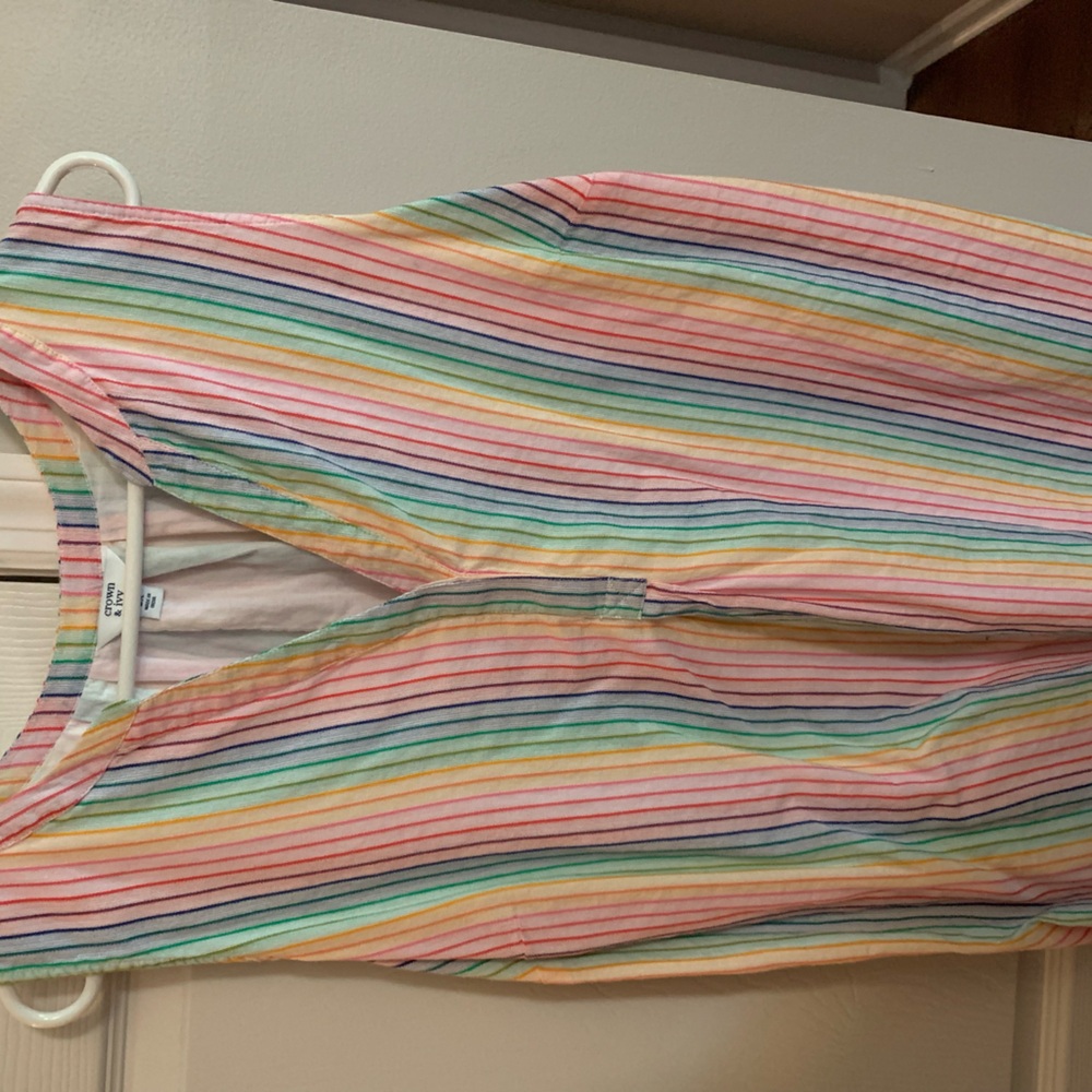 Cute lined summer top.